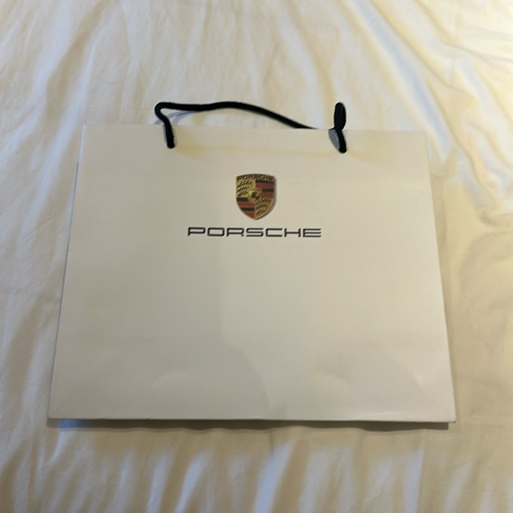Very nice Porsche paper bag. See pics for details.